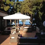 Flores Otel 4*