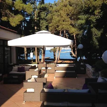 Flores Ξενοδοχείο 4*